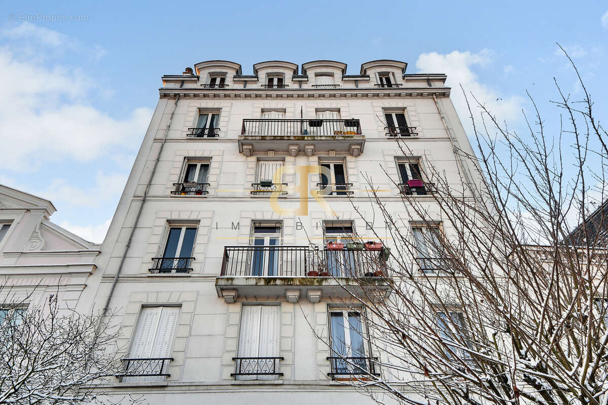 Appartement à CHARENTON-LE-PONT