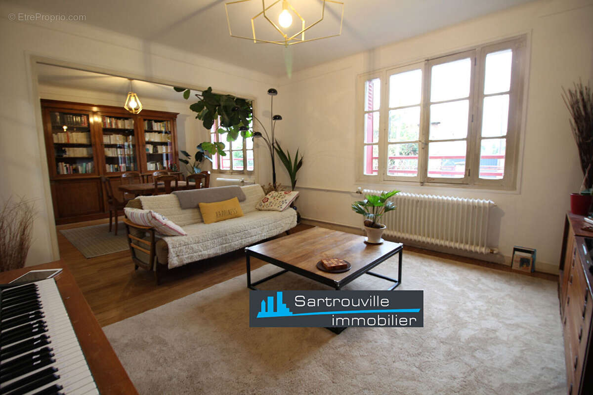 Maison à SARTROUVILLE