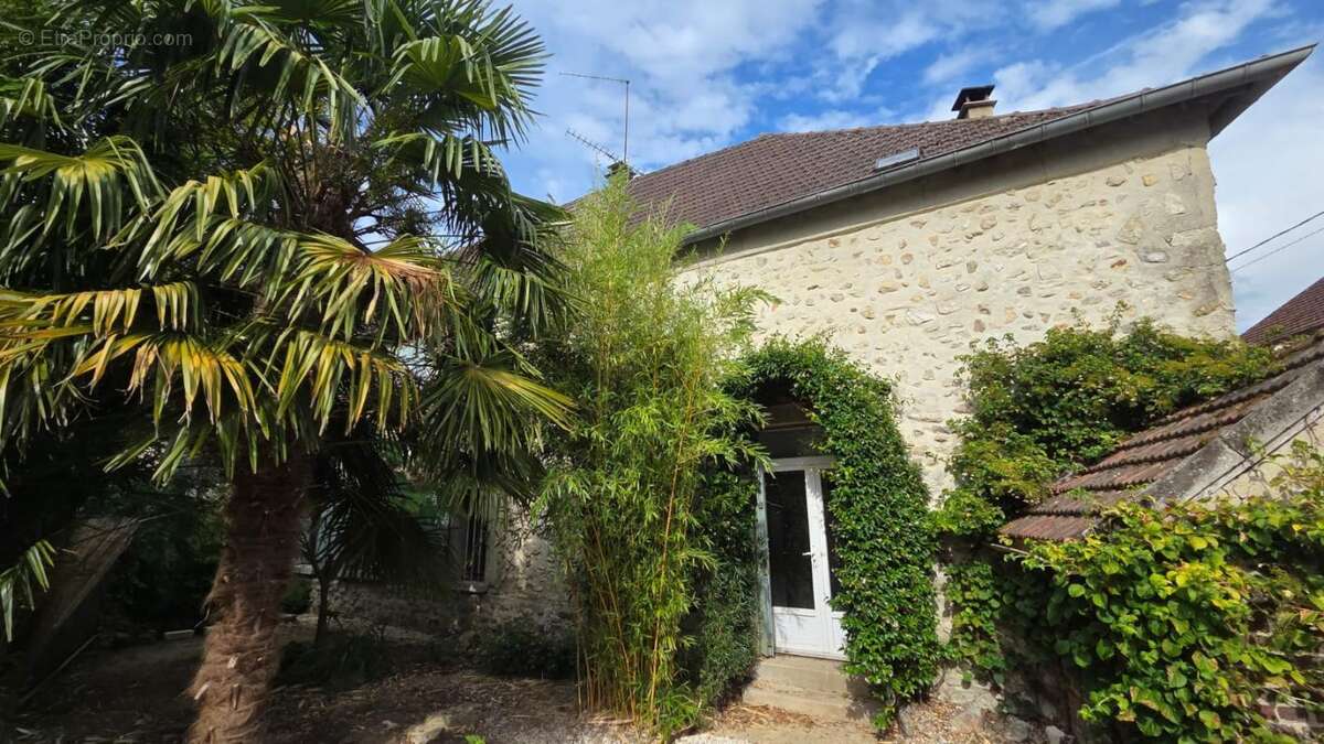 Maison à CHEVREVILLE