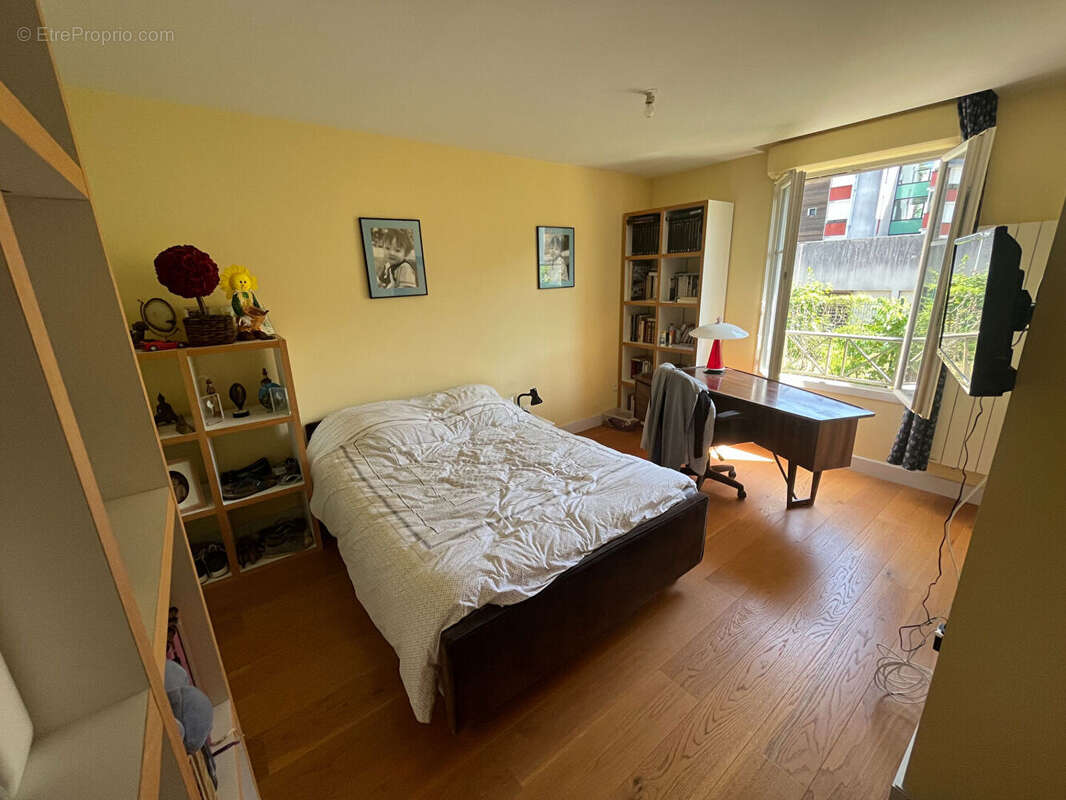 Rare à la vente 5 pièces 160 m² au calme traversant 2 balcons - photo 9