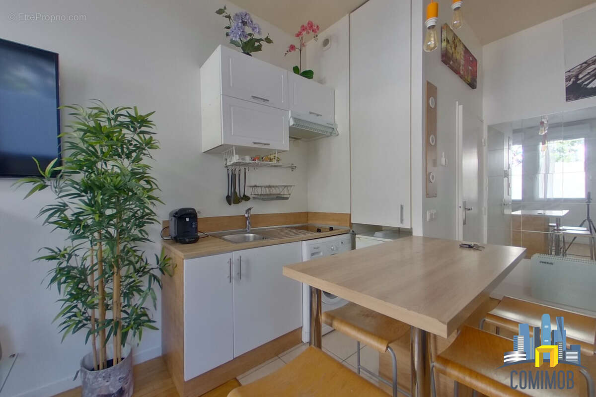 Appartement à COURBEVOIE