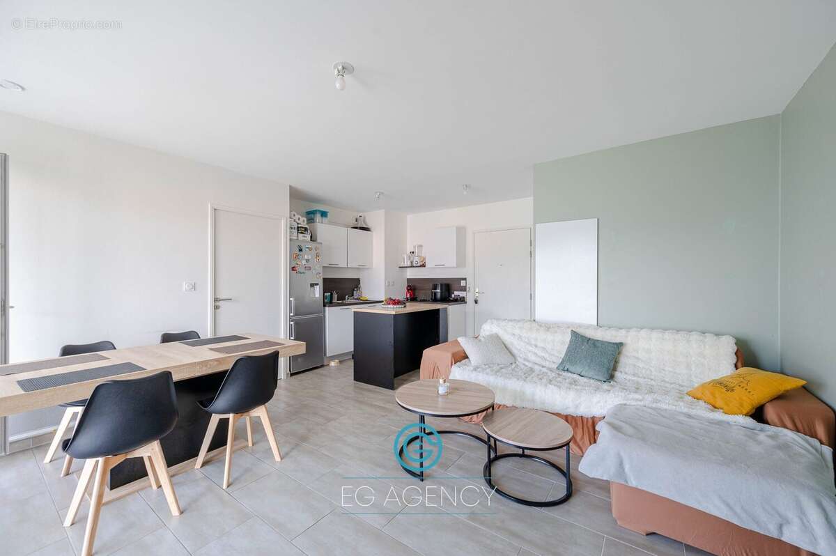 Appartement à MARSEILLE-4E