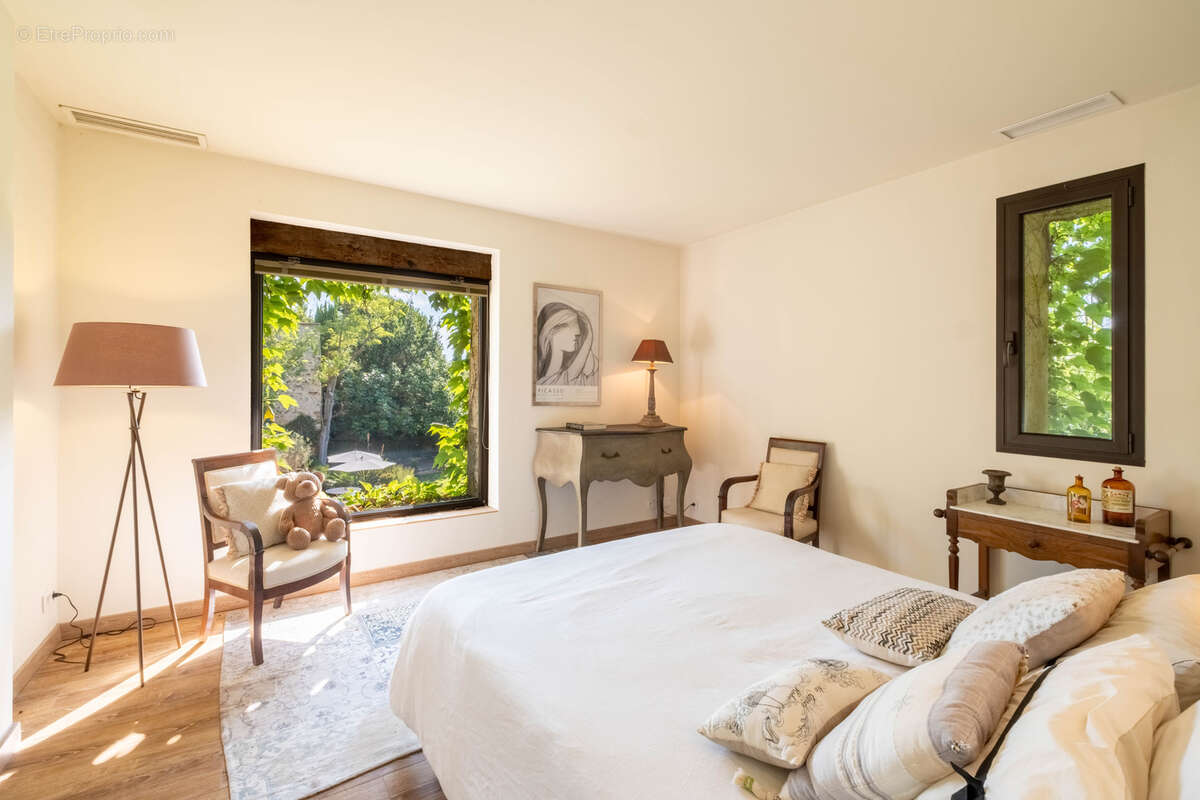 Maison à PERNES-LES-FONTAINES