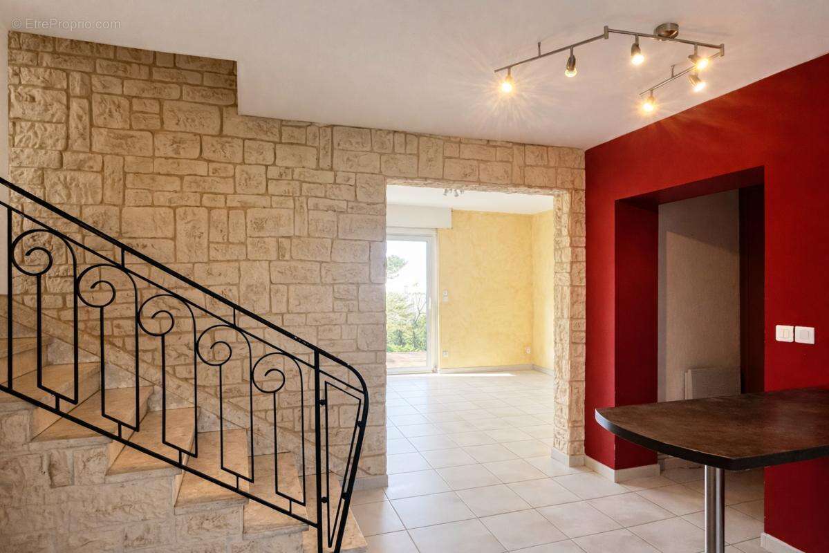 Maison 124 m² à Semussac  - photo 9