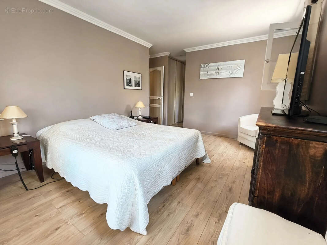 Maison 155 m² à Roquefort-Les-Pins  - photo 16