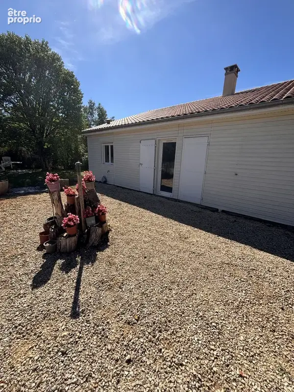 Photo Maison à Roches-Premarie-Andille au prix de 175 200€