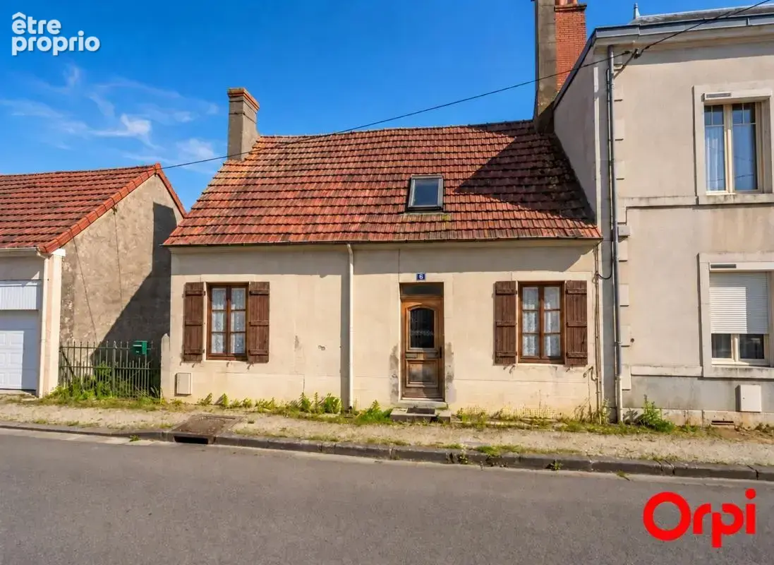 Maison de ville à rénover - photo 1