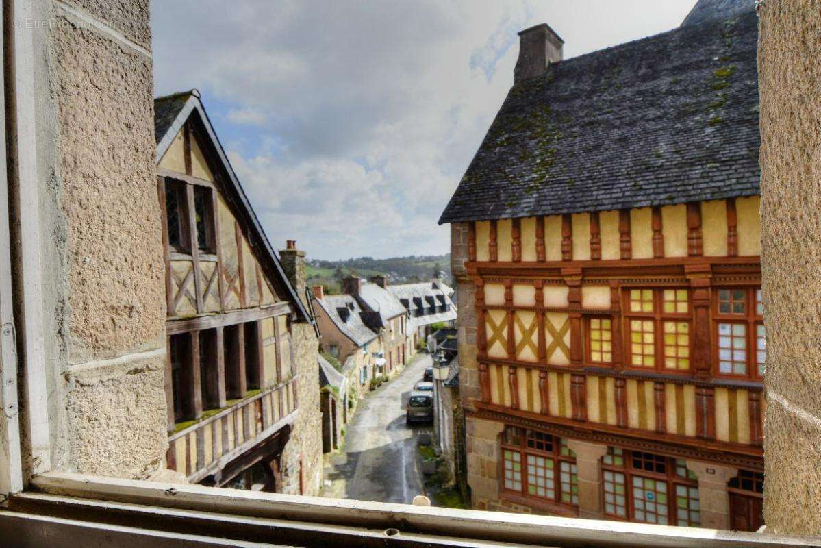 Immeuble d'habitation  et commerce de 177 m2 en centre ville - photo 3