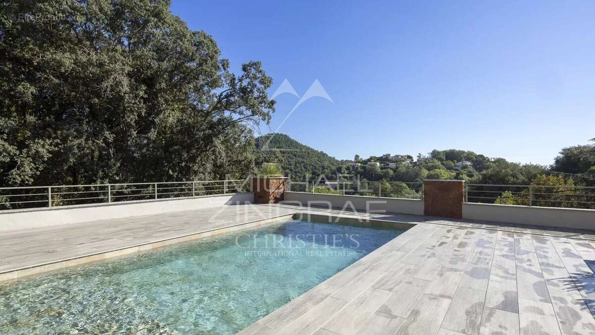 Appartement à MANDELIEU-LA-NAPOULE