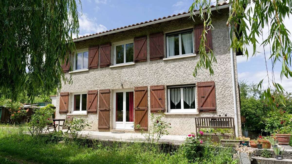 Maison à LES BORDES-SUR-ARIZE