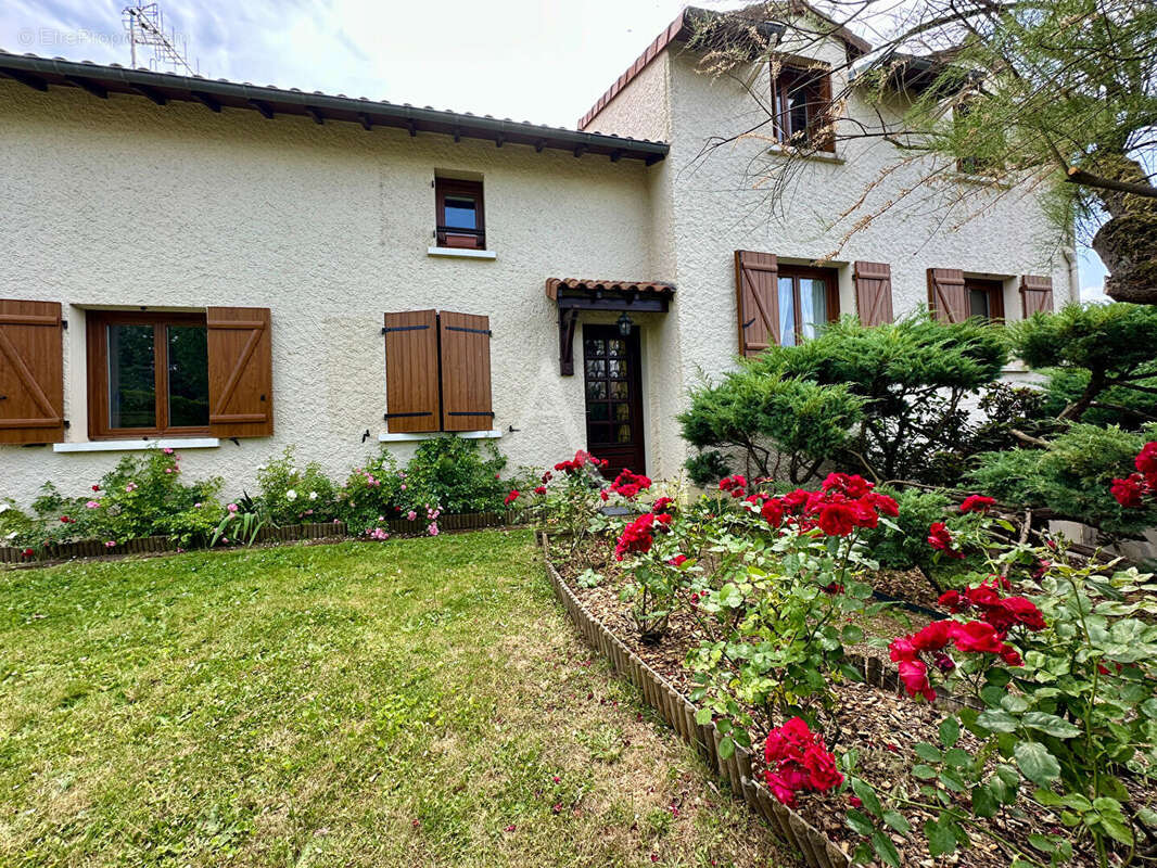 Maison à FONTAINE-LE-COMTE