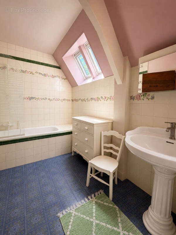 Élégante demeure familiale de 230 m² au coeur de Coye-la-Forêt ! - photo 14