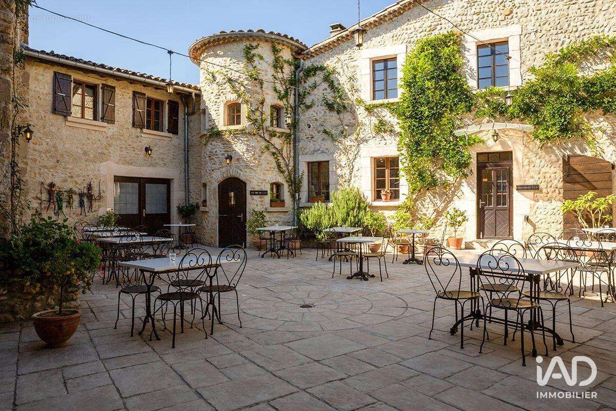 Photo 4 - Commerce à CHABRILLAN