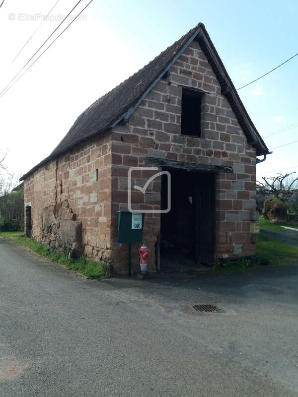 Maison à OBJAT