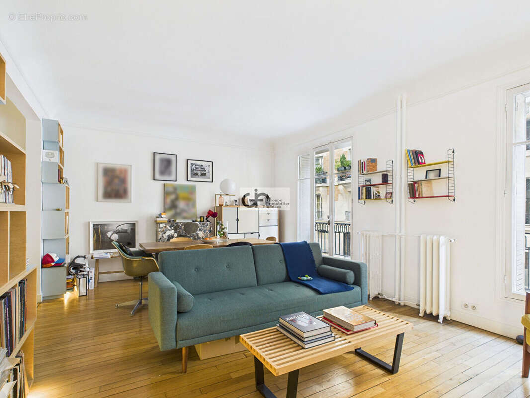 Appartement à PARIS-16E