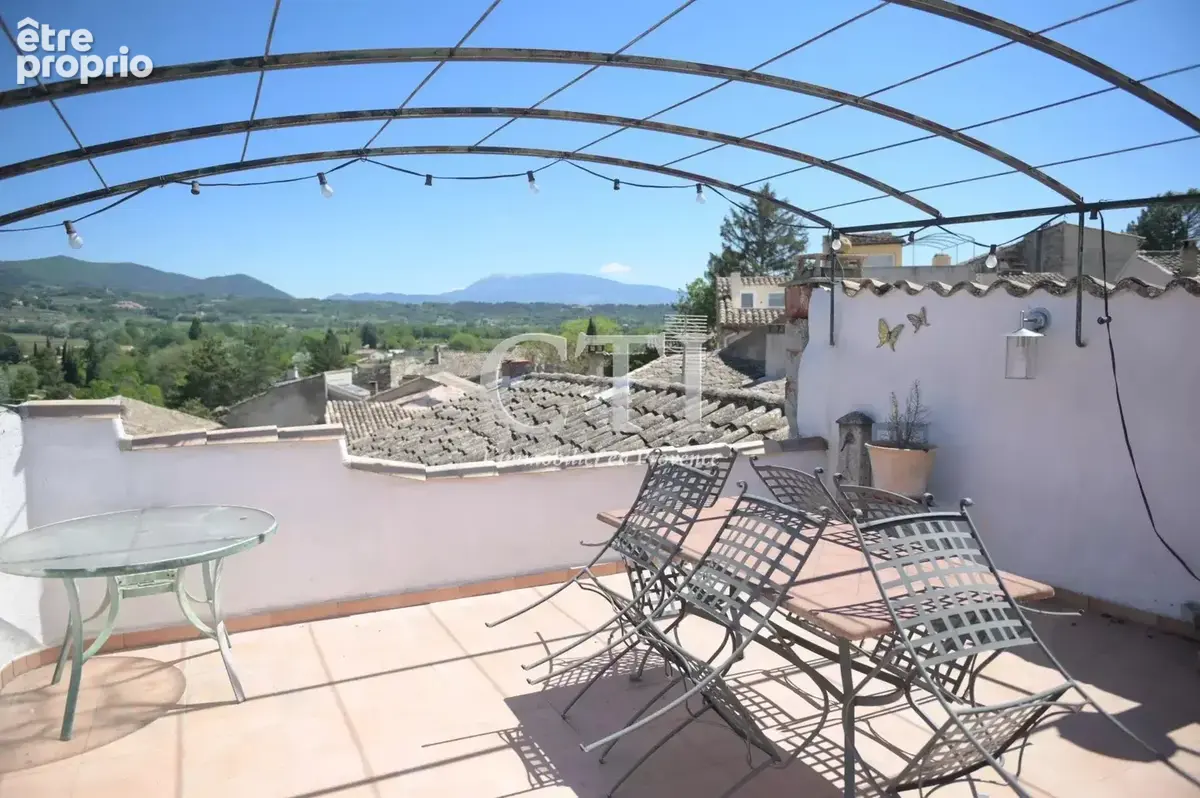 proche VAISON - EXCEPTIONNELLE  MAISON DE VILLAGE dotée d’un terrasse panoramique à 360 ° - photo 4