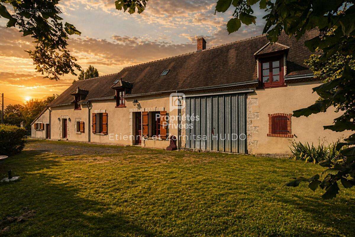 Maison longère La Chapelle Saint Laurian 15 pièce(s) 370 m2 - photo 15
