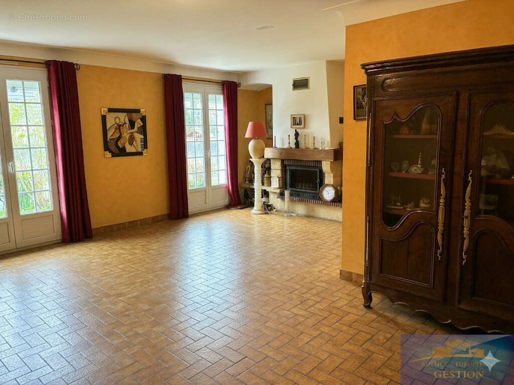 Maison à PONTACQ