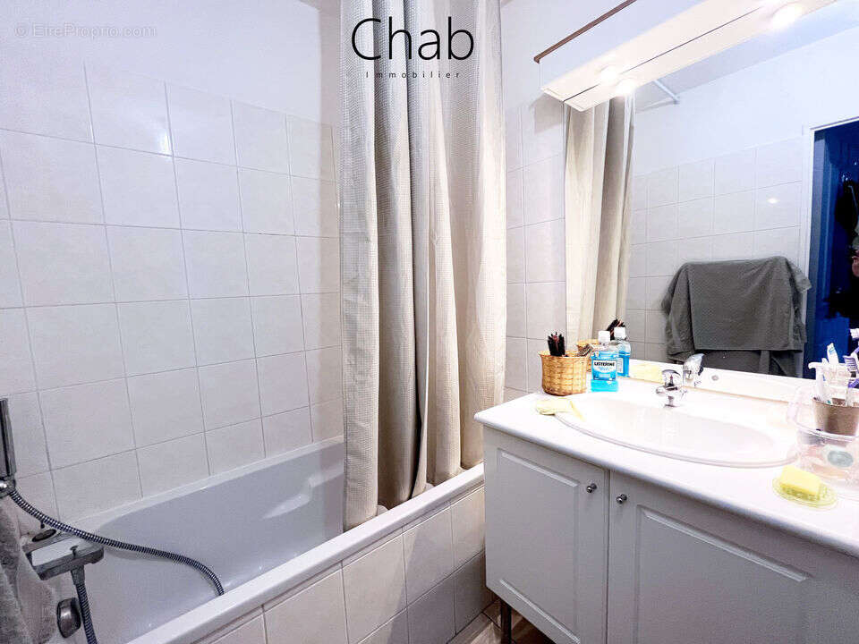 Appartement à LA DESTROUSSE