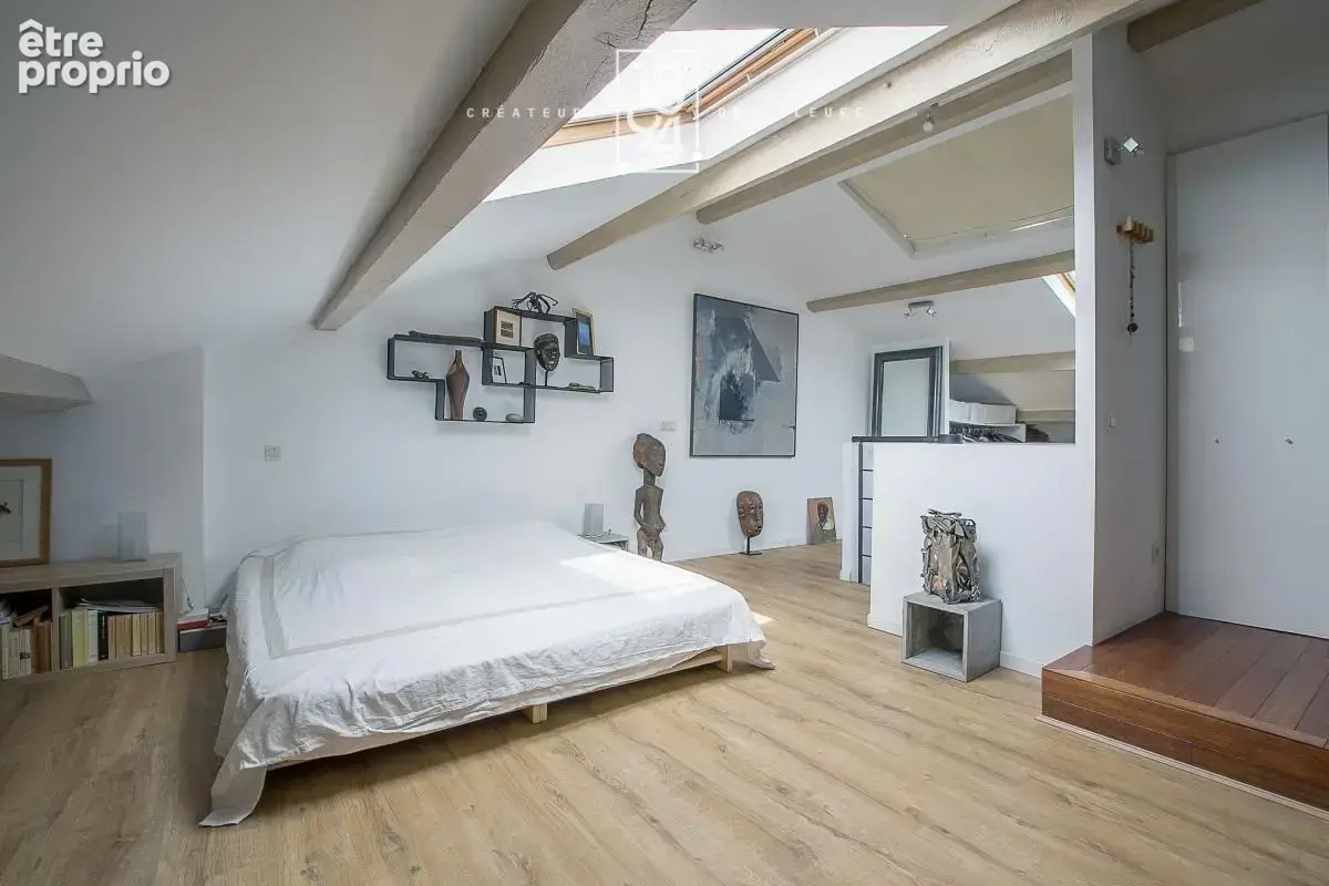 Superbe T4 duplex dernier étage avec balcon au calme - Périer - photo 11