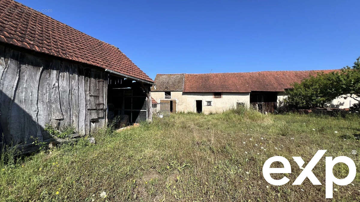 Maison à SAINT-GERVAIS-EN-VALLIERE