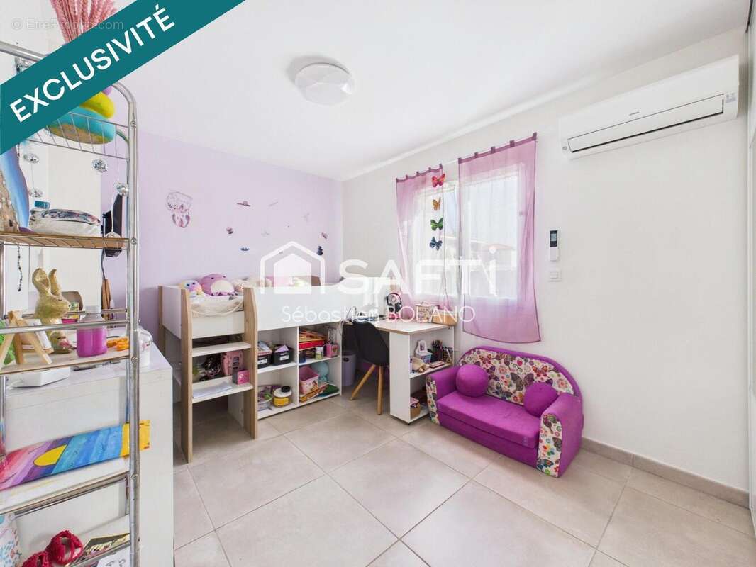 Maison 95 m² à Claira  - photo 7