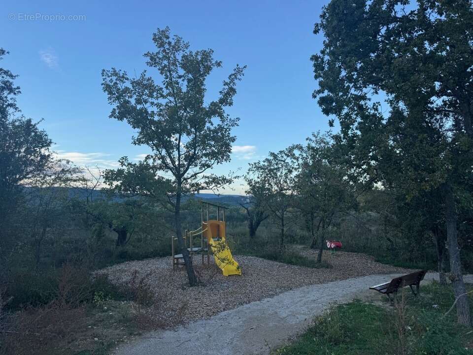 Terrain à ROGNES
