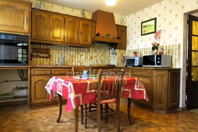 Maison à LA CHAPELLE-VICOMTESSE