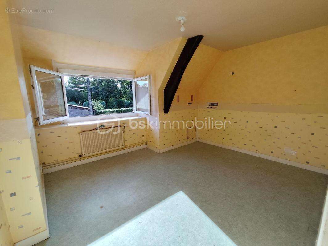 Maison à SAINT-ELLIER-DU-MAINE