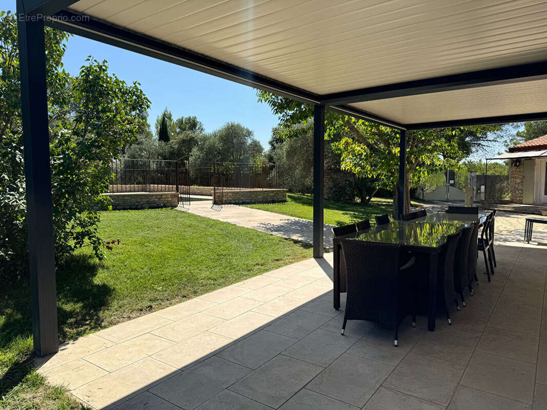 Maison à L&#039;ISLE-SUR-LA-SORGUE