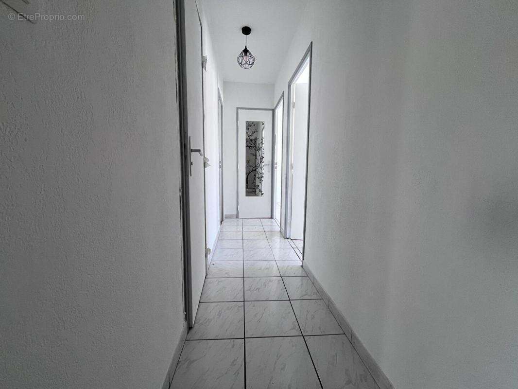 Magnifique appartement T3/T4 de 81 m2 au 4 ème sans ascenseur d'une petite copropriété aux faibles charges - photo 8