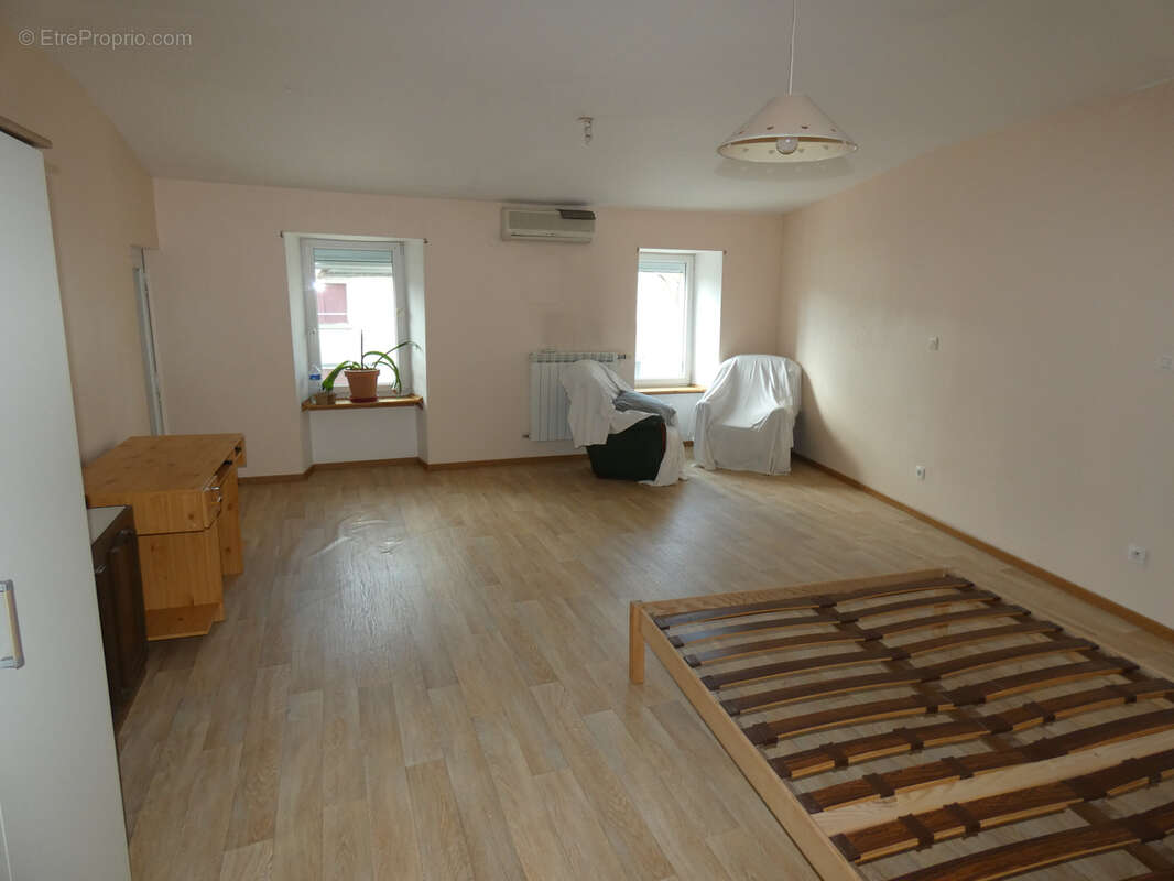 Maison à VILLEMOUSTAUSSOU