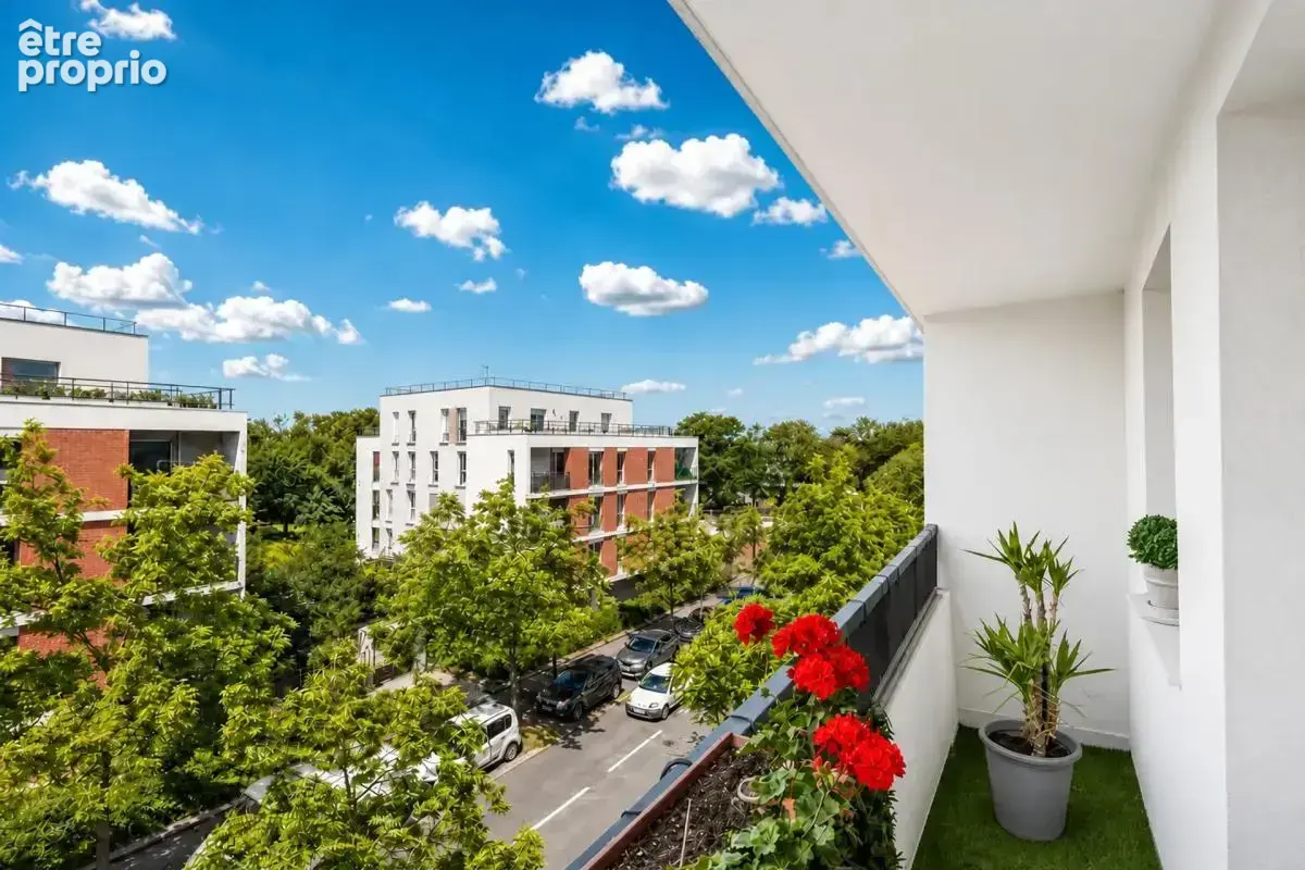 F3 lumineux avec balcon à 5 min de la gare et du marché - photo 9