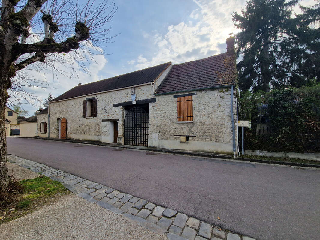 Maison à SAINT-MARTIN-LA-GARENNE