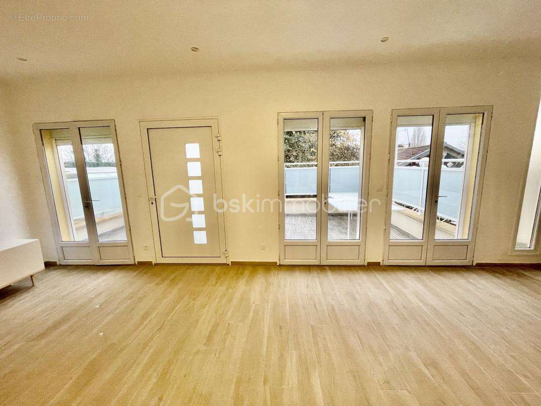 Appartement à FONTENAY-SOUS-BOIS