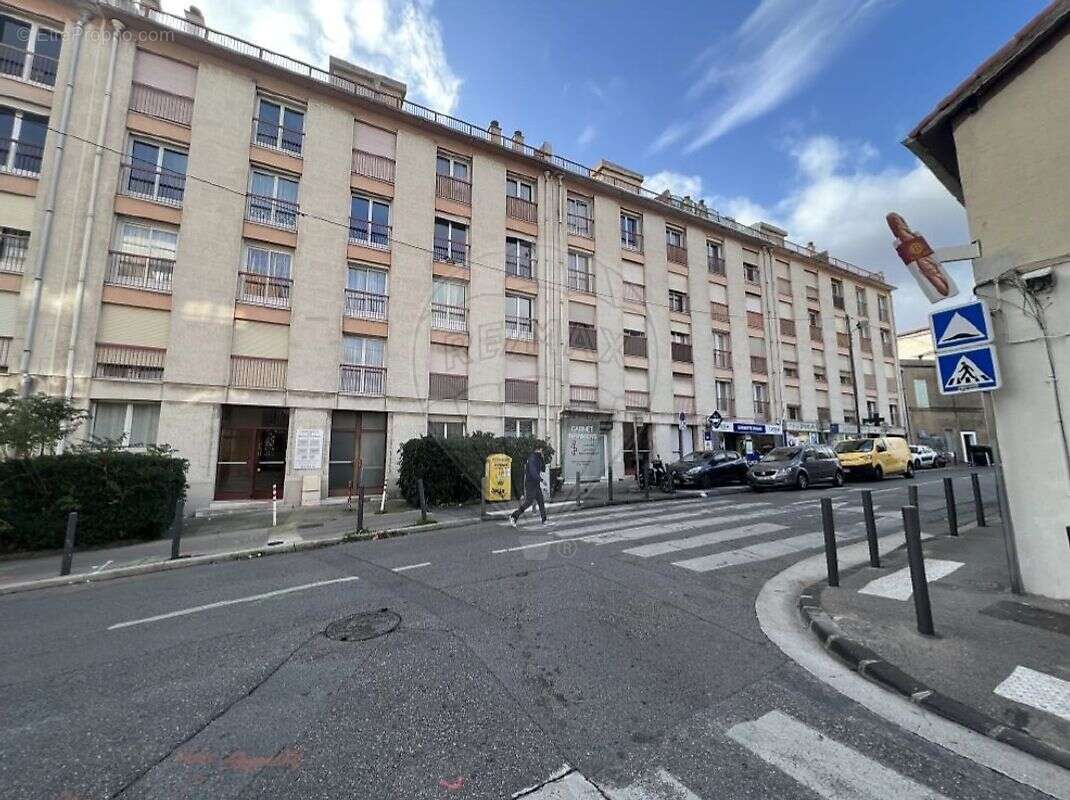 Appartement à MARSEILLE-4E