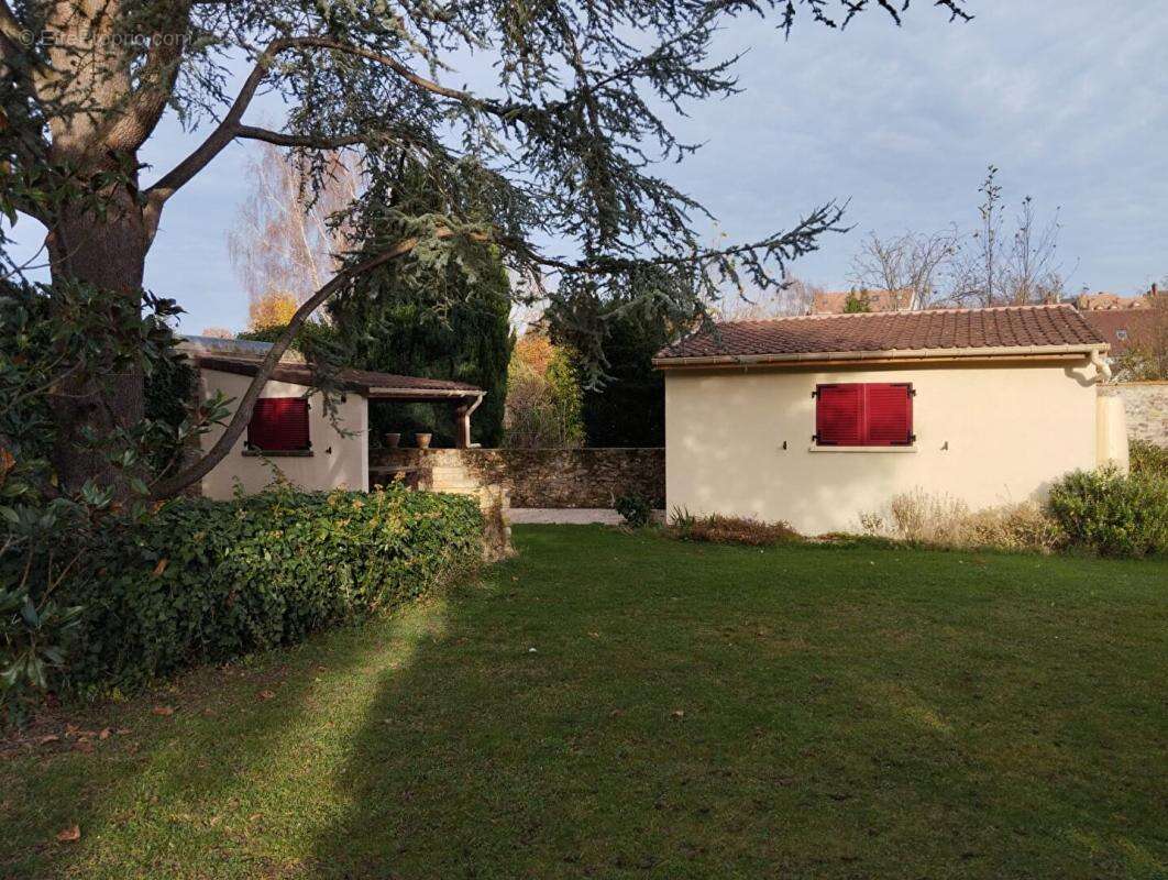 Maison à SAINT-ARNOULT-EN-YVELINES