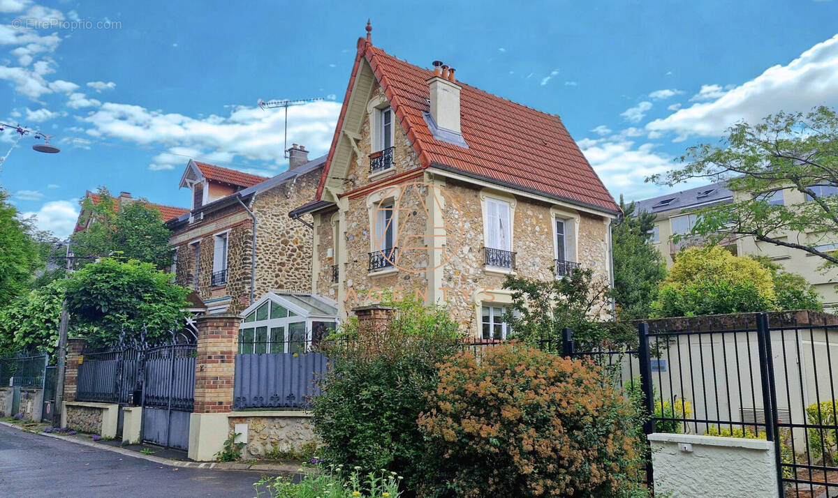 Maison à LE PERREUX-SUR-MARNE