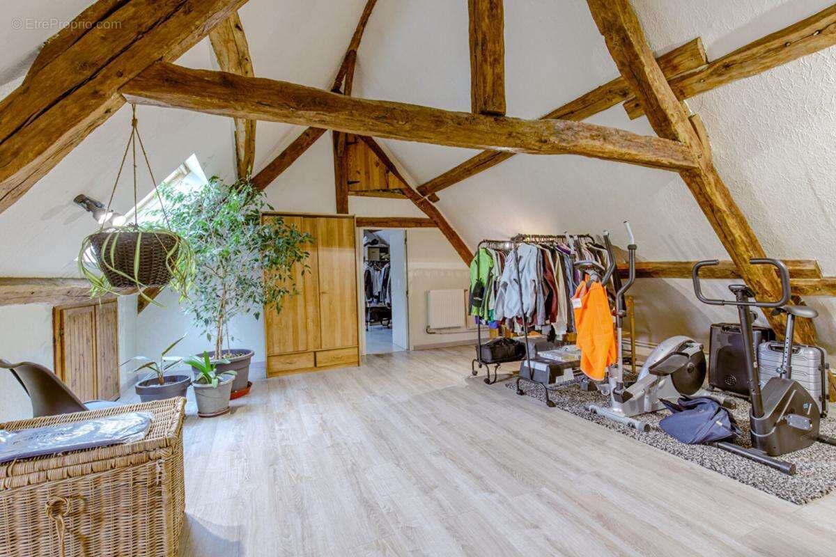 Superbe maison en pierres rénovée de 9 pièces sur Arthies - photo 6