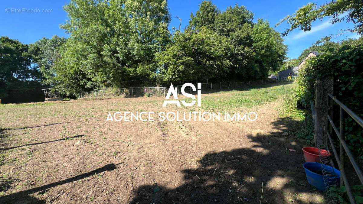 Maison à SAINTE-GEMMES-LE-ROBERT