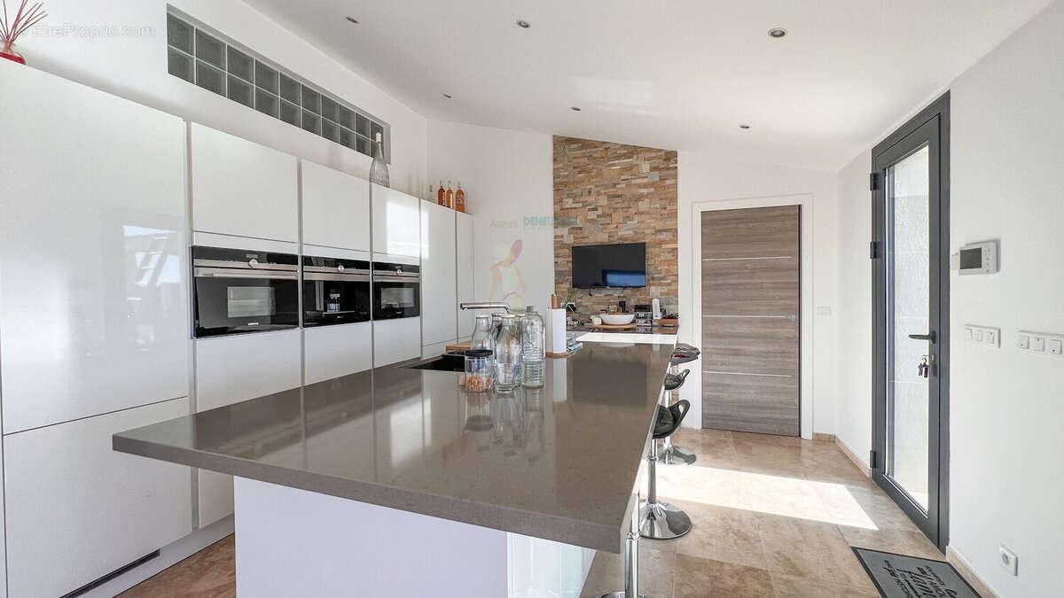 Maison à LES ISSAMBRES