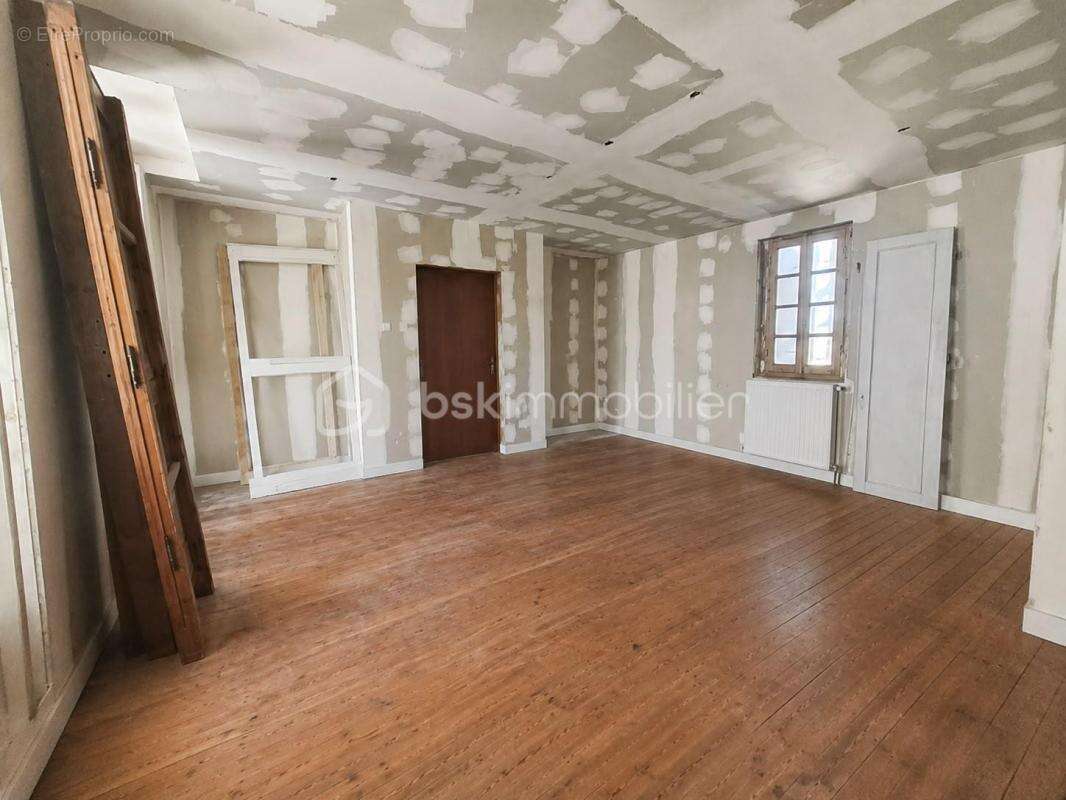 Authentique girondine 260 m² – Terrain arboré de 2 500 m² – Sainte-Terre (33350) - photo 13