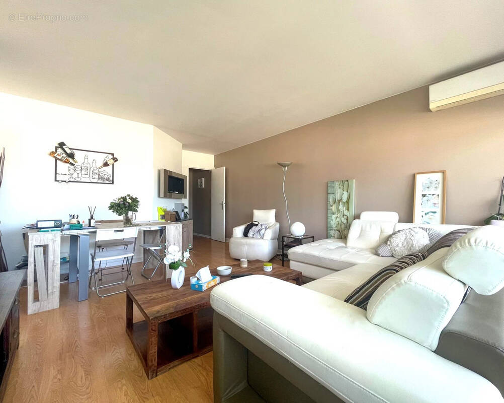Appartement à COURBEVOIE