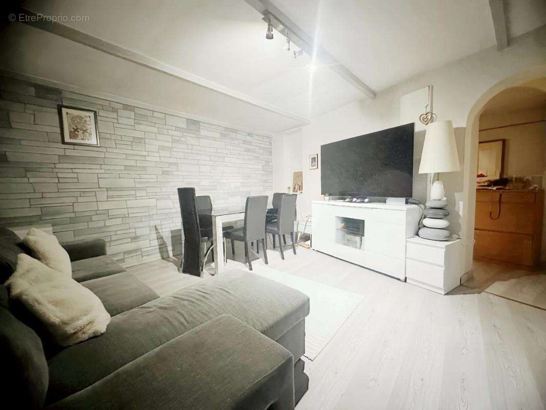 Maison à VILLETANEUSE