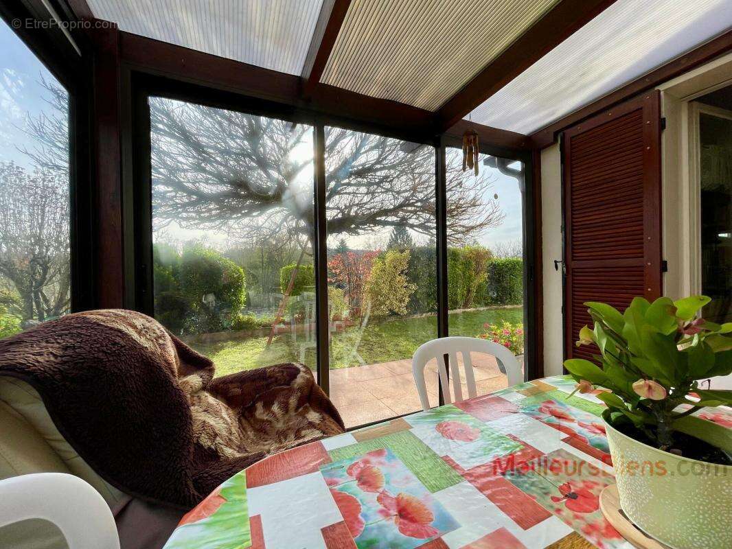 Maison à MESSIA-SUR-SORNE