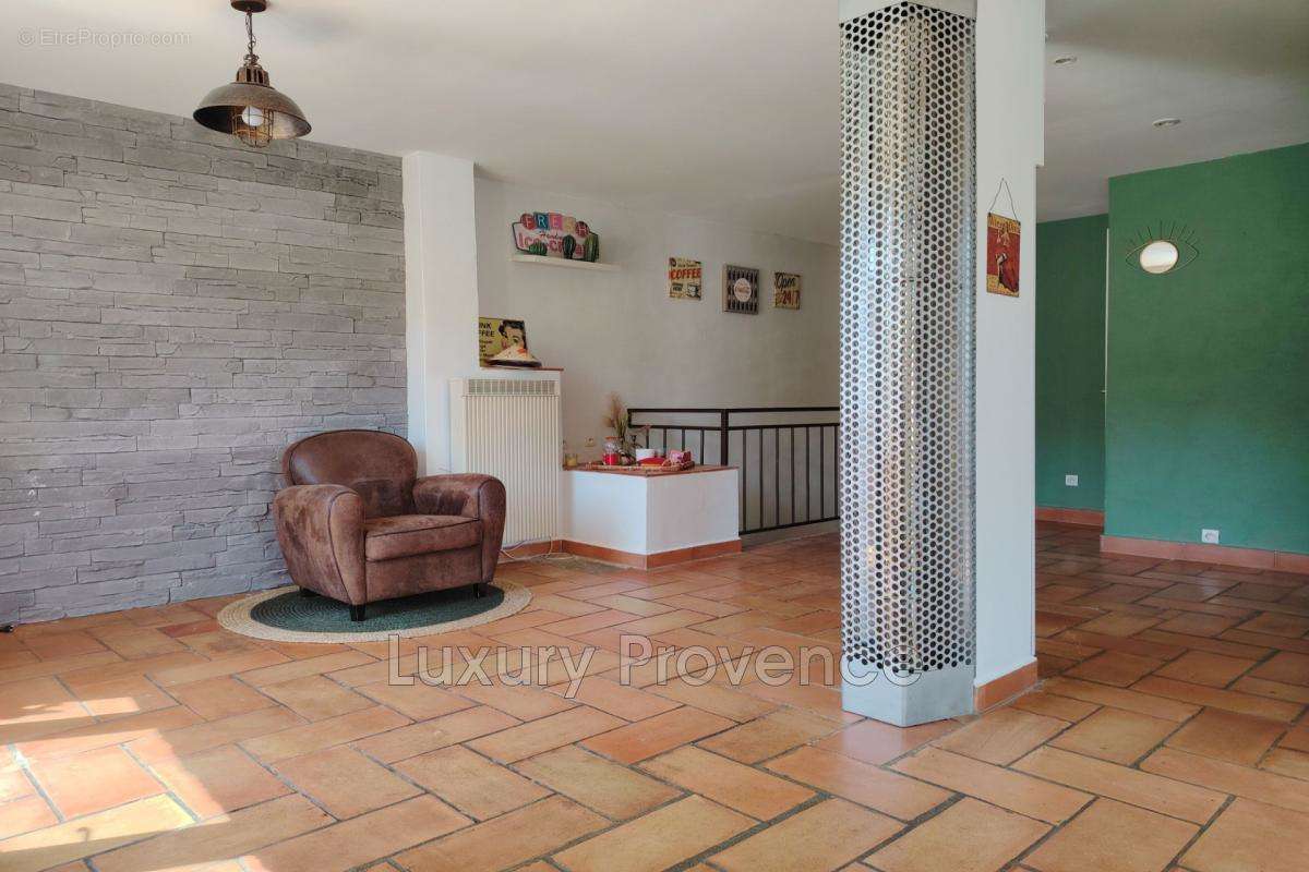 Maison à SAINT-JEANNET