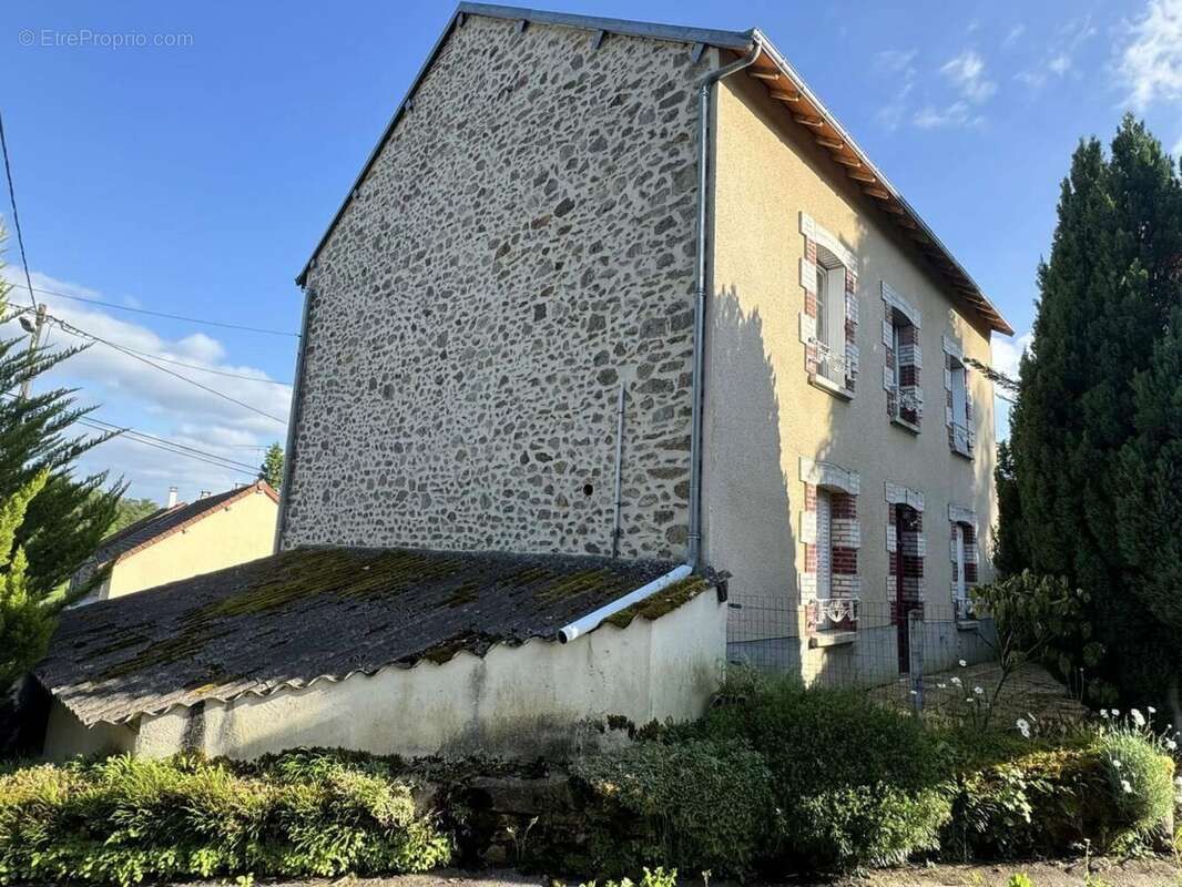 Maison à FOLLES