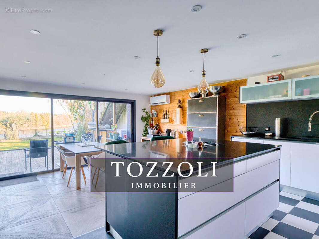 Maison à SAINT-QUENTIN-FALLAVIER