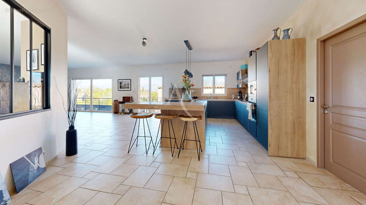 COURSAN - Superbe maison intemporelle aux portes de Narbonne ! - photo 2