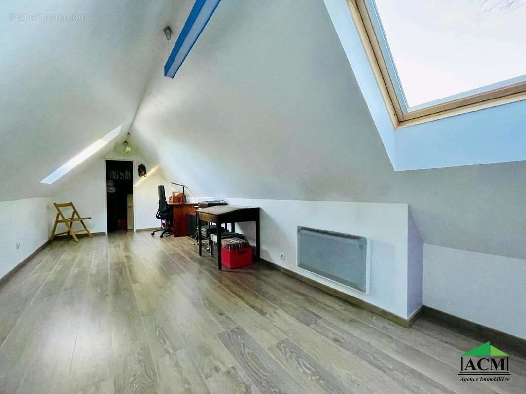 Maison à MERY-SUR-OISE